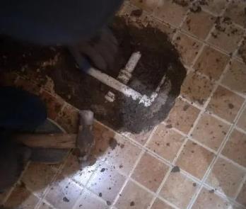 安龙卫生间漏水维修公司为您分享下卫生间渗水如何处理及注意事项